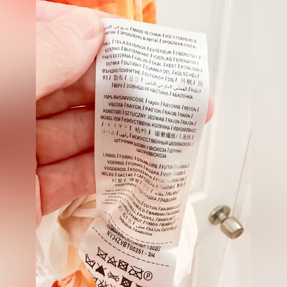 Guess Halter Neck Open Back Tropical Orange Floral Front Slit Maxi Dress sz 0 - Picture 14 of 14